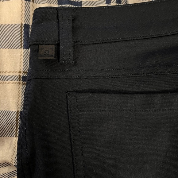 Lululemon ABC Trousers (Black, 31 waist) - Picture 5 of 8